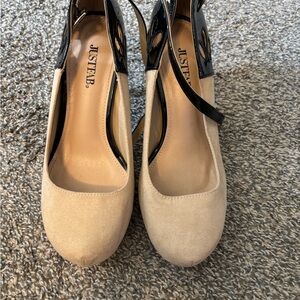 JustFab Women's Cream and Black Heels